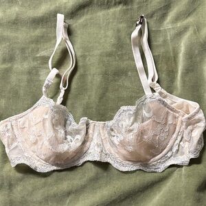 Victoria's Secret Lace Bra in Cream and White